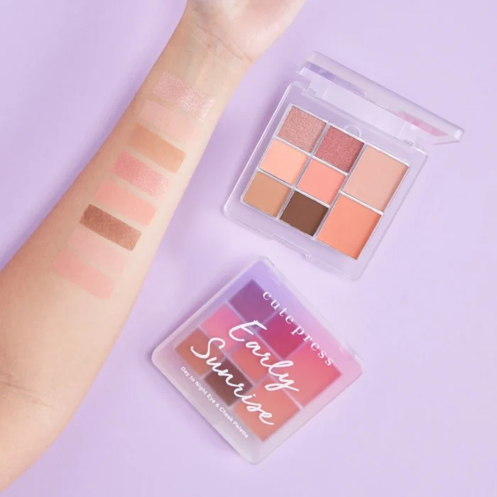 ⁦Cute Press Day to Night Eyeshadow and Cheek Palette⁩ - الصورة ⁦3⁩
