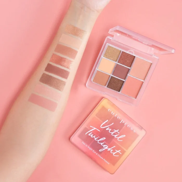 ⁦Cute Press Day to Night Eyeshadow and Cheek Palette⁩ - الصورة ⁦4⁩