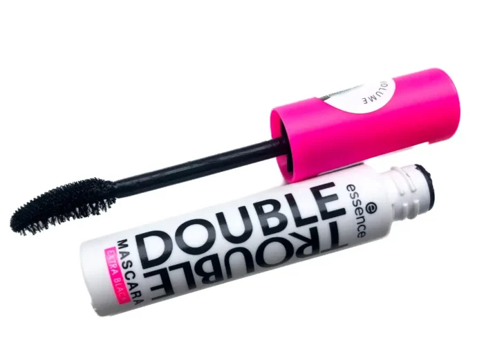 Intense black mascara "Double Trouble"
