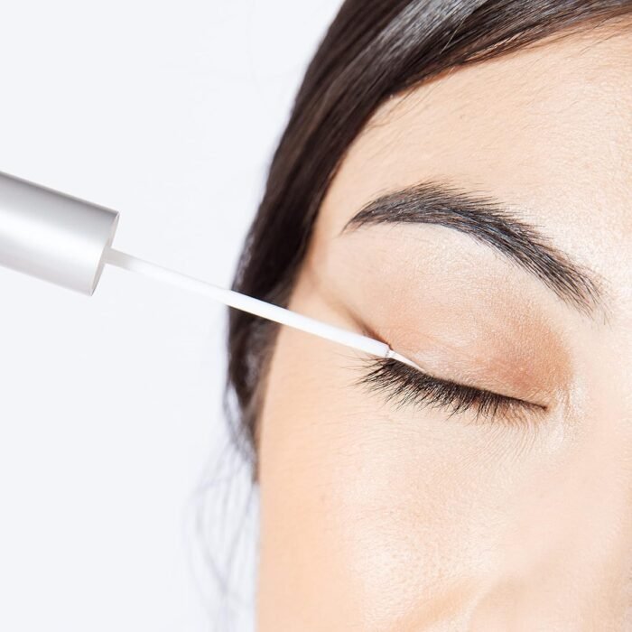 ⁦RapidLash Eyelash Enhancing Serum - 3 ml - Promotes Appearance of Longer, Fuller, And Thicker Eyelashes⁩ - الصورة ⁦4⁩