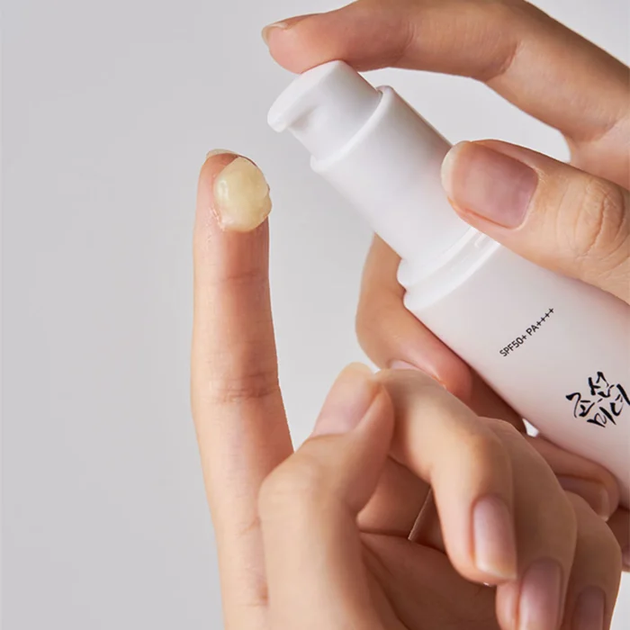 ⁦++++BEAUTY OF JOSEON Ginseng Moist Sun Serum SPF 50+ PA⁩ - الصورة ⁦3⁩