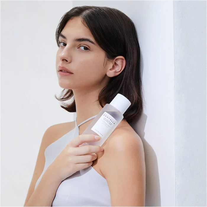 ⁦SKIN1004 Madagascar Centella Tone Brightening Boosting Toner 210ml⁩ - الصورة ⁦2⁩